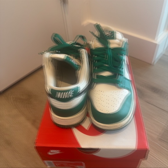 Nike Dunk Low Retro – Pale Ivory/Black/Malachite - *Lottery Pack* - Picture 2 of 4